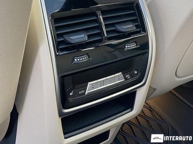 BMW X5 4.0i 49 interauto-car