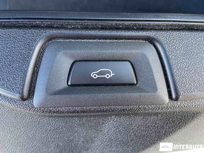 BMW X5 4.0i 52 interauto-car