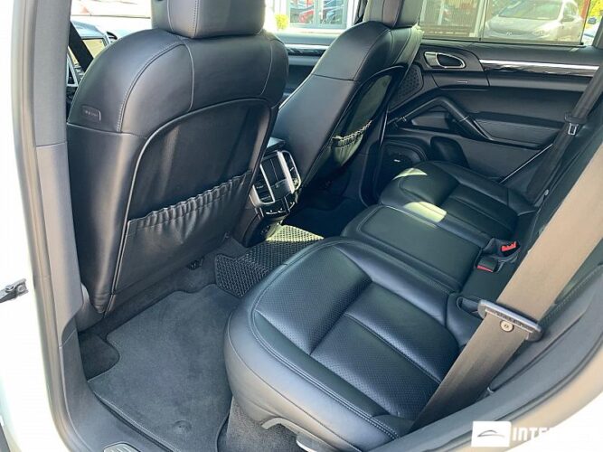 Porsche Cayenne 48 interauto-car