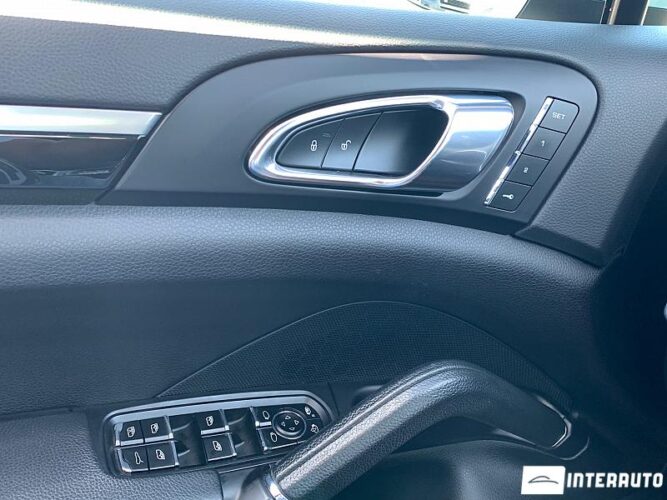 Porsche Cayenne 45 interauto-car