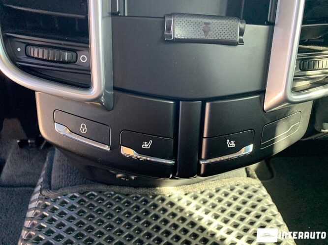 Porsche Cayenne 49 interauto-car