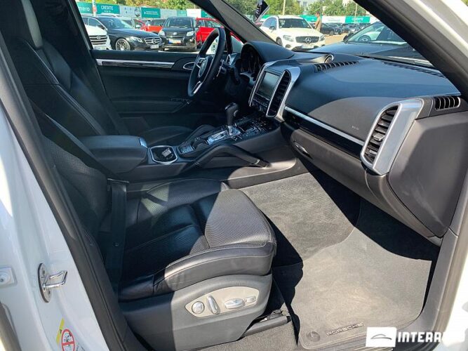 Porsche Cayenne 52 interauto-car