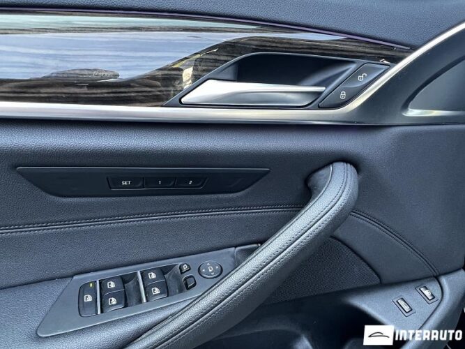 BMW 530e 43 interauto-car