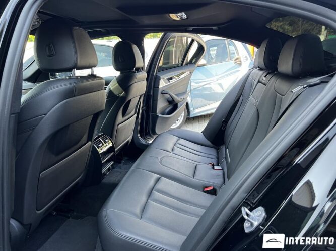 BMW 530e 44 interauto-car