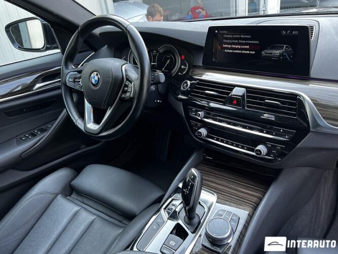 BMW 530e 35 interauto-car