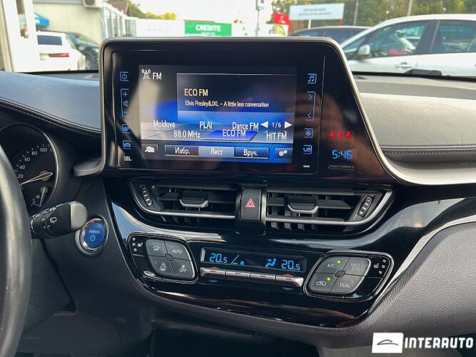 Toyota C-HR 39 interauto-car