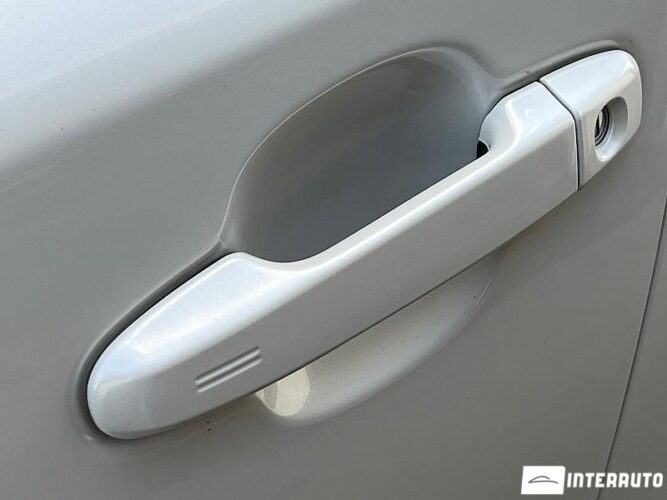 Toyota C-HR 47 interauto-car