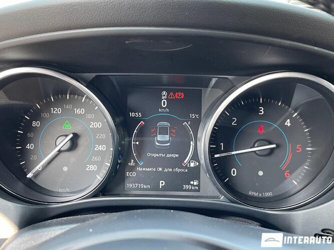 Jaguar F-Pace 42 interauto-car