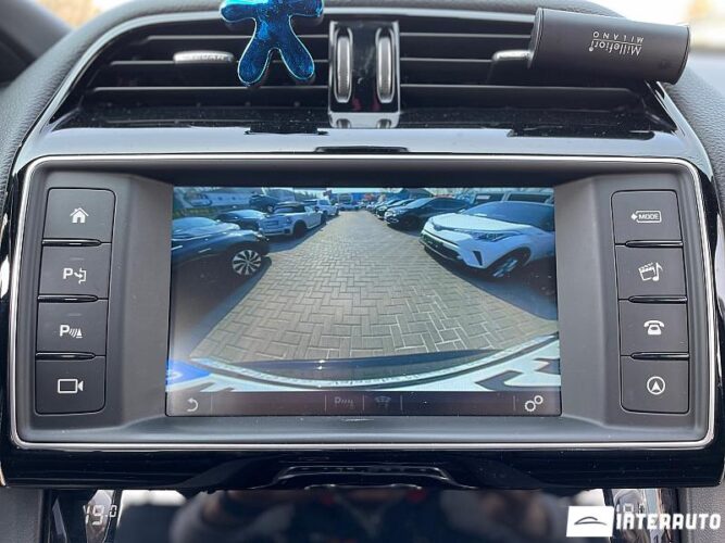 Jaguar F-Pace 43 interauto-car