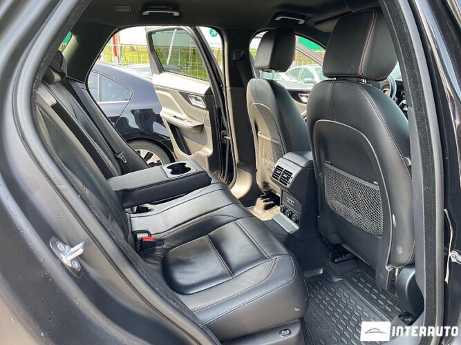 Jaguar F-Pace 52 interauto-car