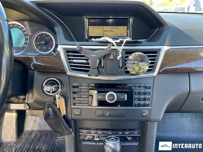 Mercedes E 200 33 interauto-car