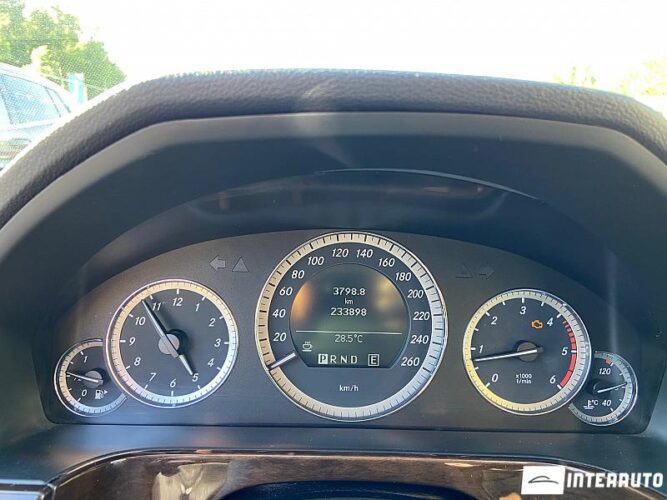 Mercedes E 200 32 interauto-car