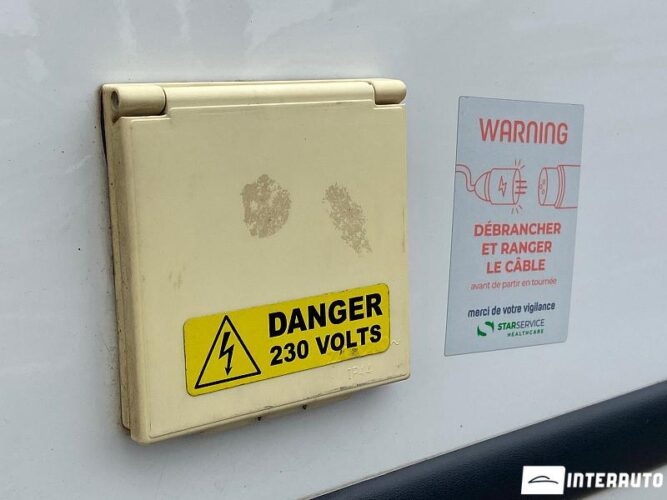 Volkswagen Caddy Maxi 51 interauto-car