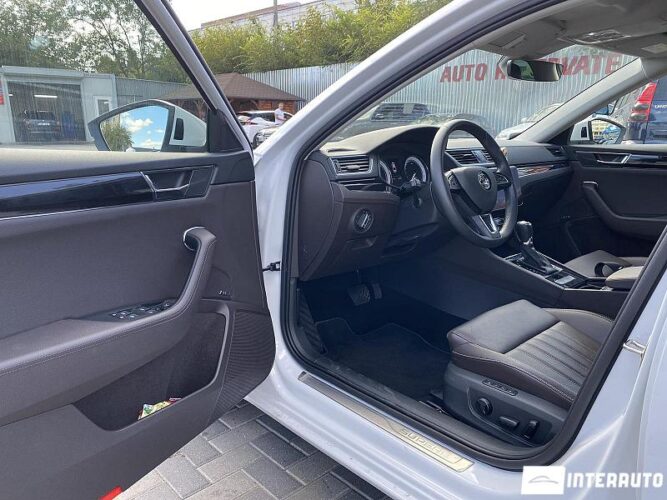 Skoda Superb 47 interauto-car