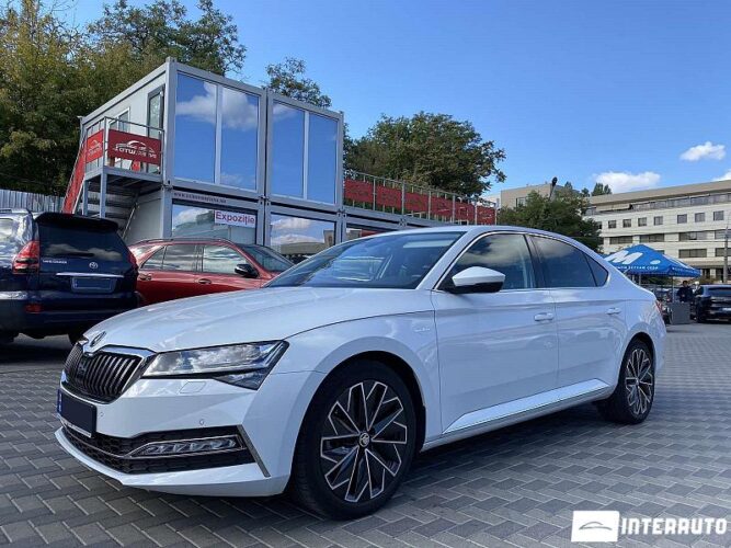 Skoda Superb 39 interauto-car