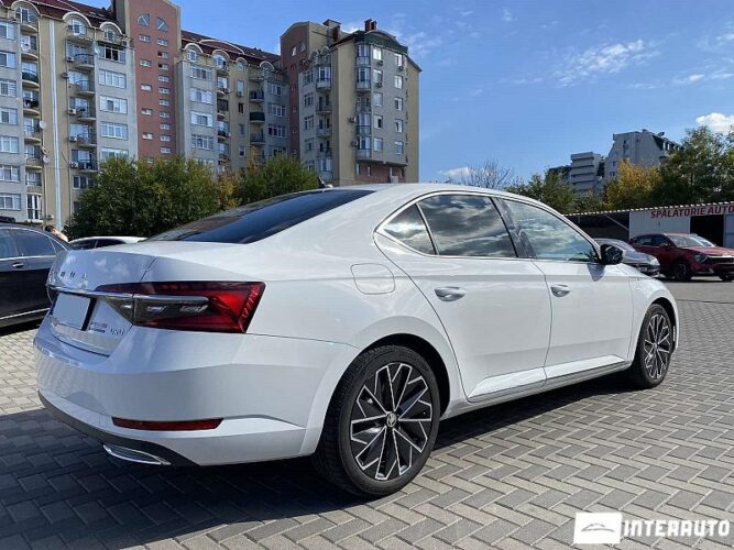 Skoda Superb 41 interauto-car