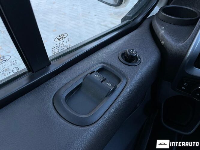 Ford Transit 33 interauto-car