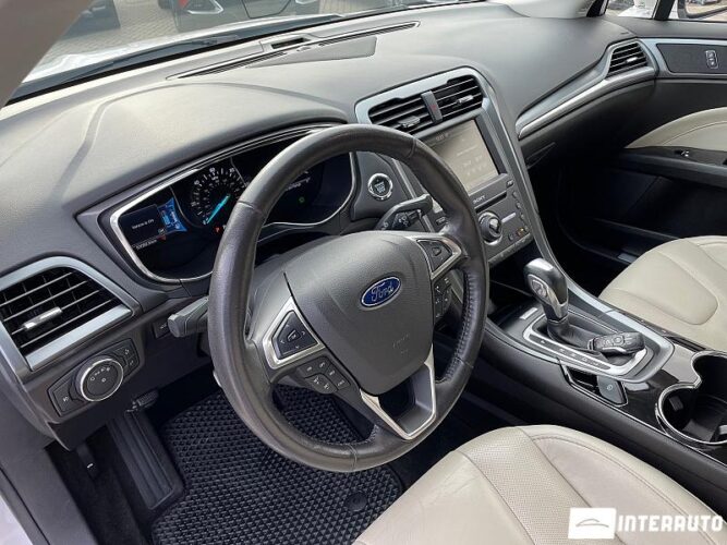 Ford Fusion 51 interauto-car