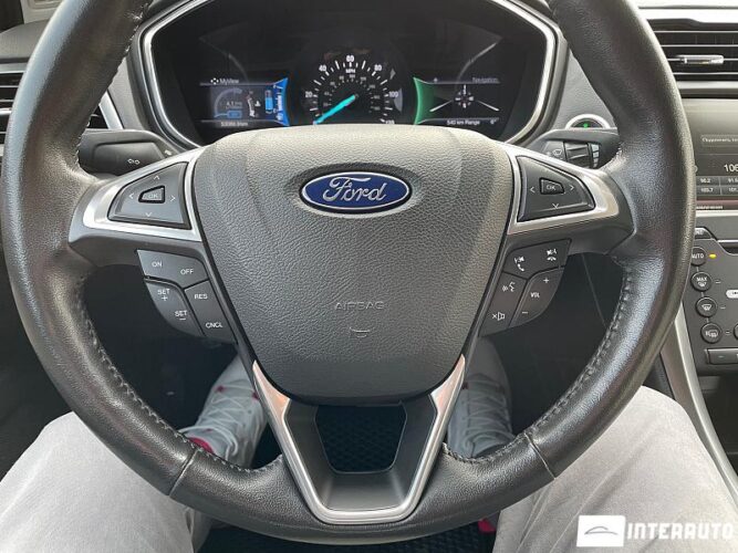 Ford Fusion 52 interauto-car