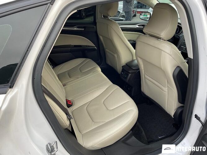 Ford Fusion 65 interauto-car