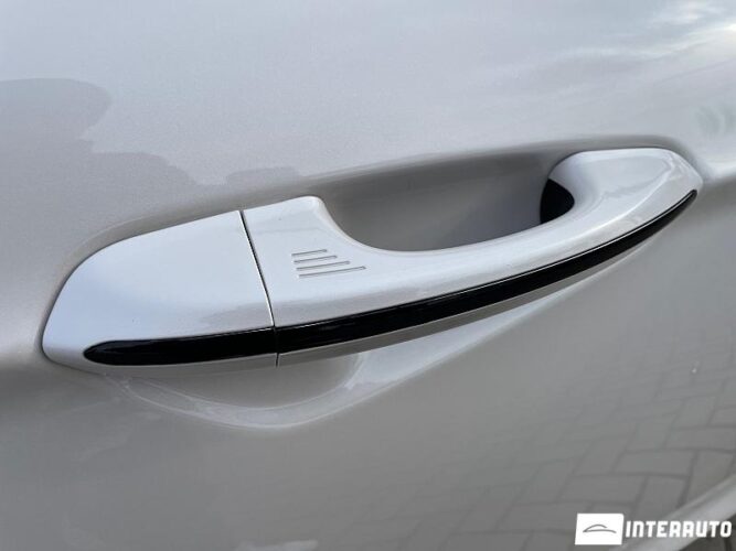 Ford Fusion 53 interauto-car