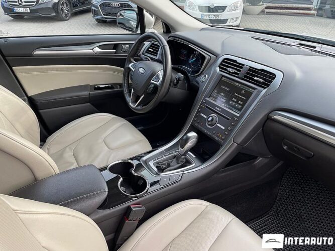 Ford Fusion 57 interauto-car