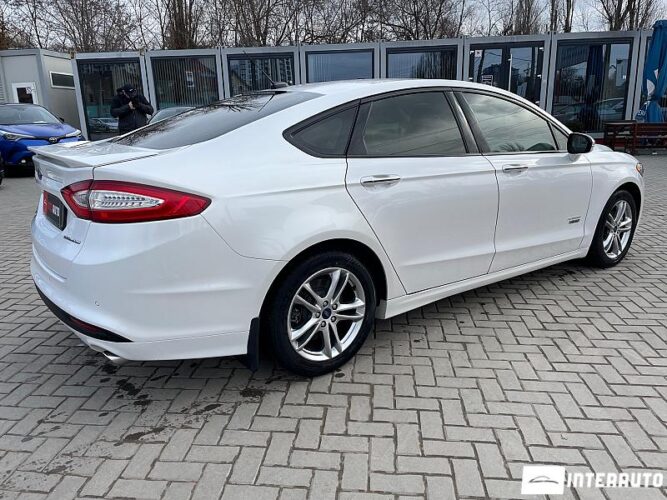 Ford Fusion 45 interauto-car