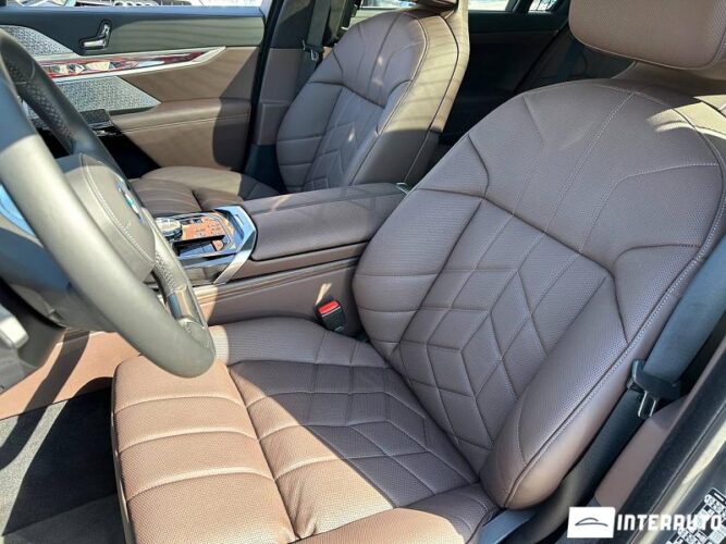 BMW i7 XDrive60 41 interauto-car