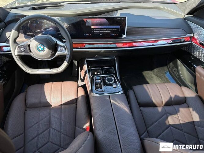 BMW i7 XDrive60 43 interauto-car