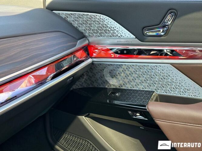 BMW i7 XDrive60 44 interauto-car