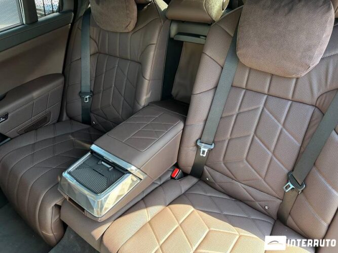 BMW i7 XDrive60 46 interauto-car