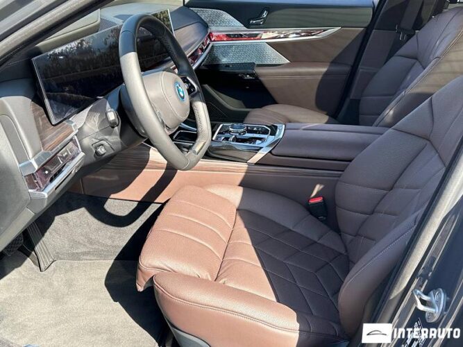 BMW i7 XDrive60 40 interauto-car