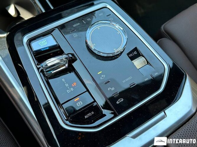 BMW i7 XDrive60 54 interauto-car