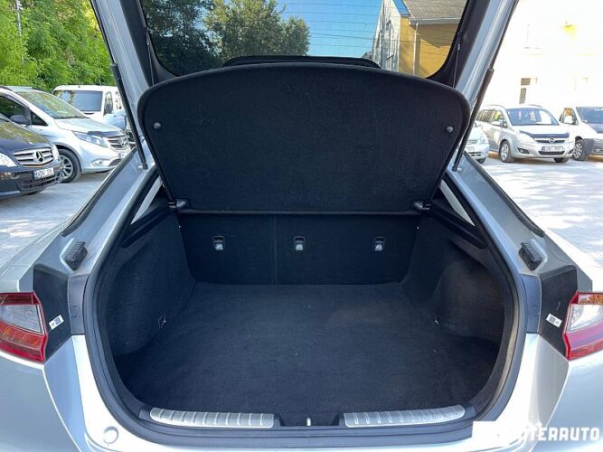 Kia Stinger 69 interauto-car