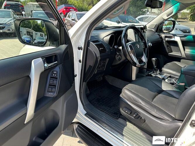 Toyota Land Cruiser Prado 36 interauto-car
