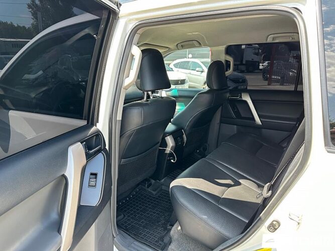 Toyota Land Cruiser Prado 49 interauto-car