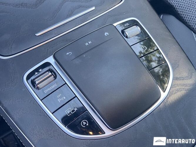 Mercedes E 220 48 interauto-car