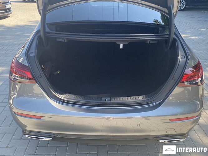 Mercedes E 220 38 interauto-car