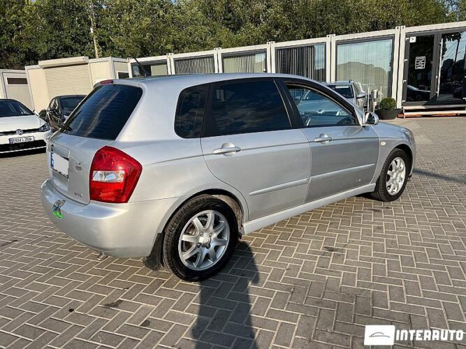 Kia Cerato 27 interauto-car
