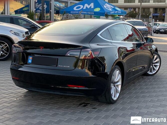 Tesla Model 3 30 interauto-car