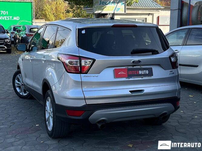 Ford Escape 32 interauto-car