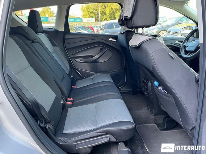 Ford Escape 43 interauto-car