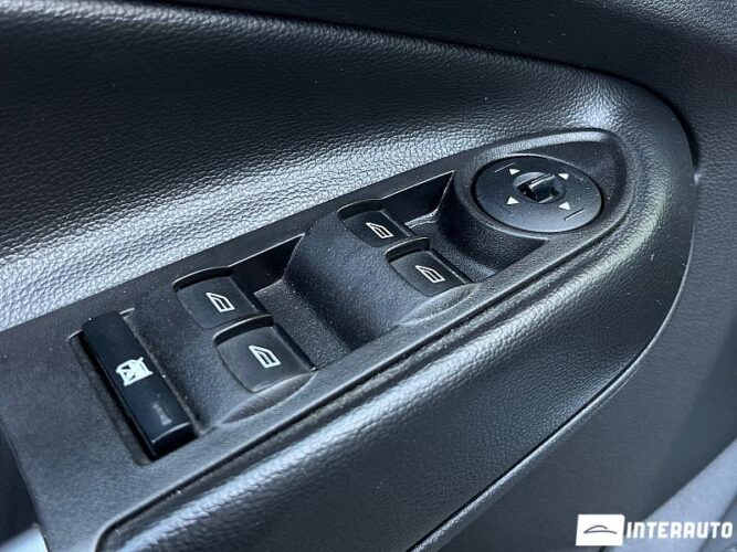 Ford Escape 34 interauto-car