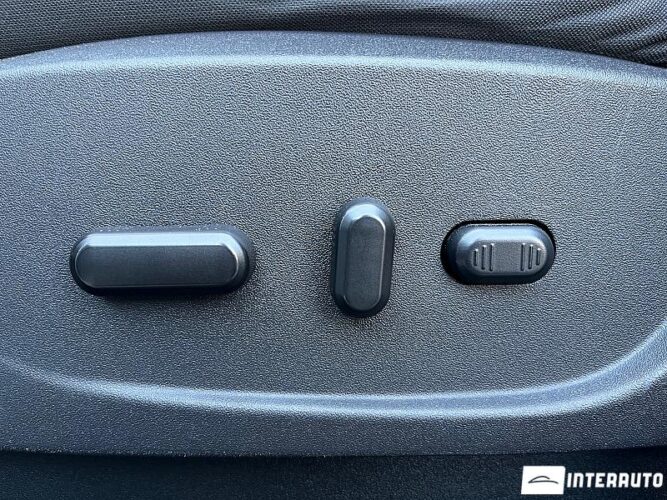 Ford Escape 35 interauto-car