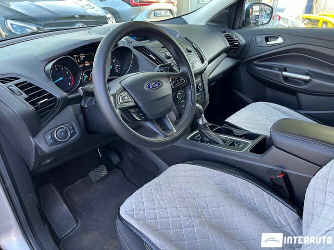 Ford Escape 33 interauto-car