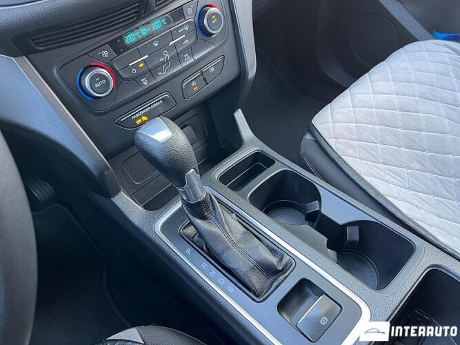 Ford Escape 40 interauto-car