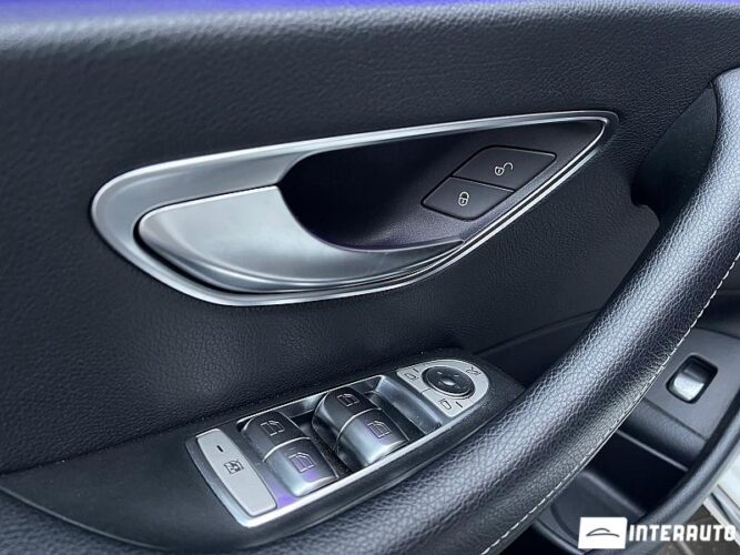 Mercedes E 200 48 interauto-car