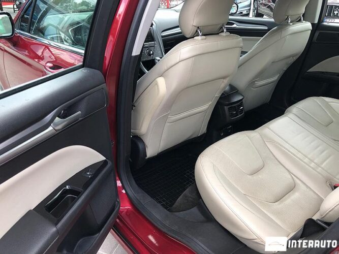 Ford Fusion 37 interauto-car