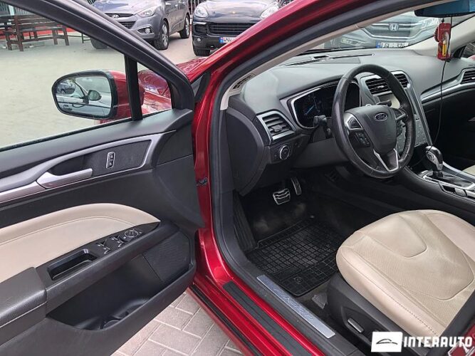 Ford Fusion 33 interauto-car