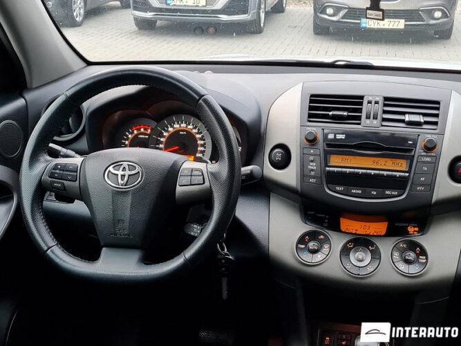 Toyota Rav-4 42 interauto-car